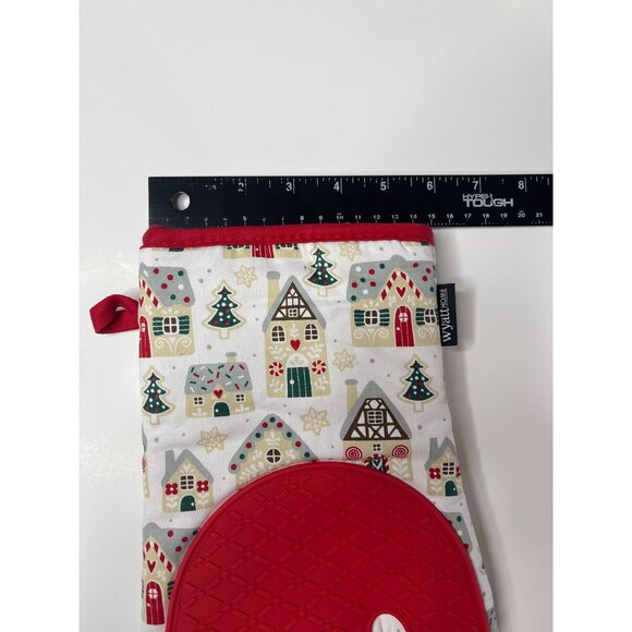 Wyatt Home Christmas Oven Mitt Gingerbread House Pot Holder Glove Red White - Picture 8 of 9